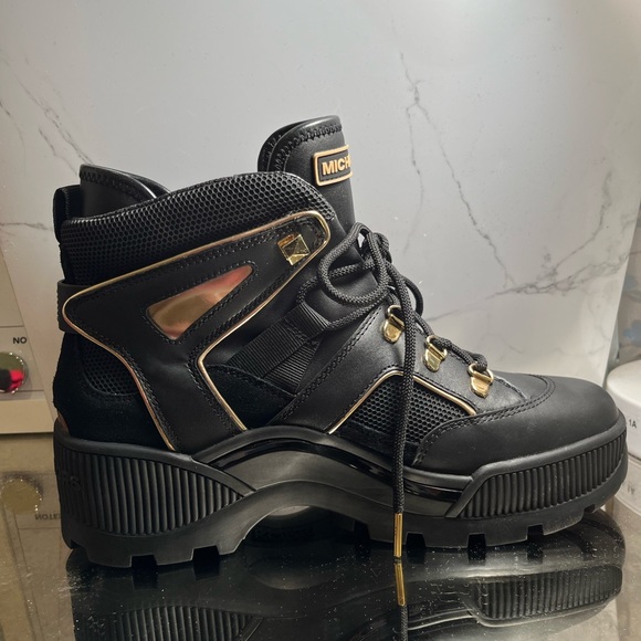 Brooke Bootie Leather from Michael Kors - Picture 3 of 6